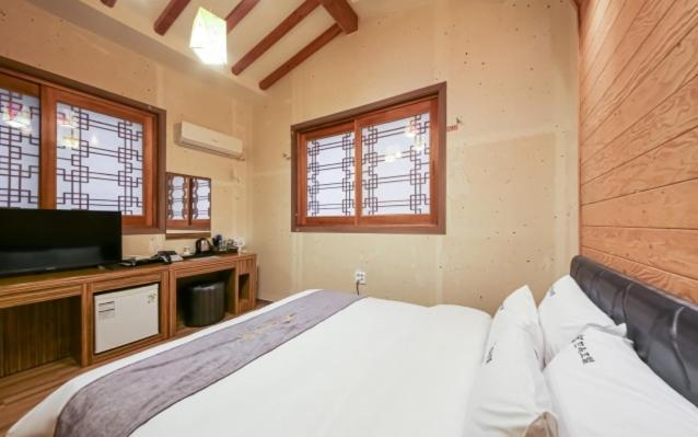 Jeonju Hanok Hotel Kung Eksteriør bilde